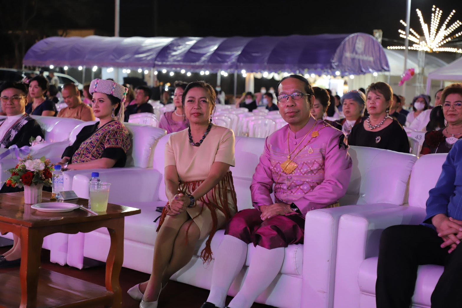 1.พช.ตาก :  ดำเนินโครงการสืบสาน รักษาต่อยอด ผ้าไทยภายใต้ร่มพระบารมี กิจกรรมแสดงแบบเดินแฟชั่นผ้าไทยพื้นถิ่น